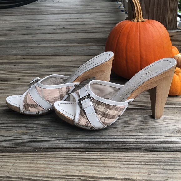 Burberry shoes - Picture 2 of 8